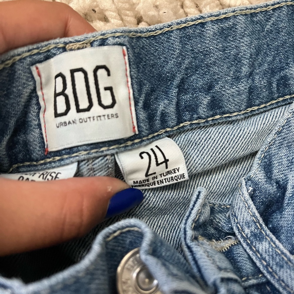Wide Leg Ripped Jeans - Picture 2 of 4